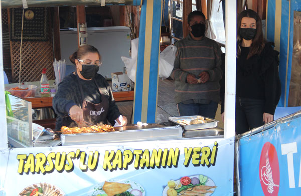 Bu teknede balık ekmek şehit çocuklarına bedava