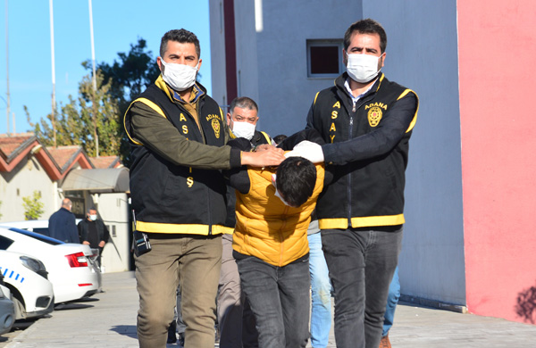 Hırsızlar fark edilince polise ateş etti