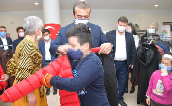 Çukurova Belediyesi çocukların yüzünü güldürdü