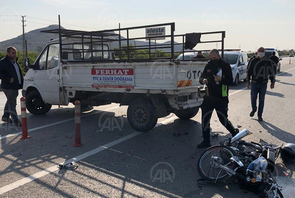 Adana'da kamyonetle çarpışan motosikletin sürücüsü öldü