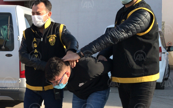Polislerden kaçarken kaza yaptı
