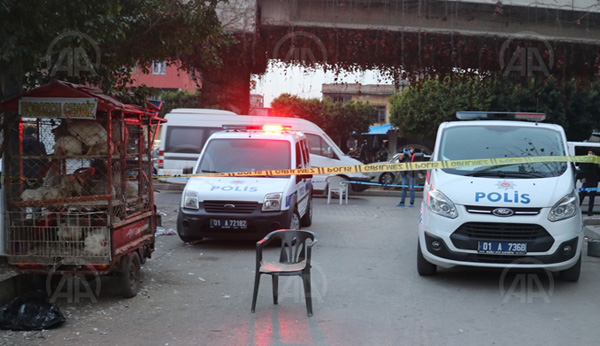 Adana'da iki kardeş silahla yaralandı