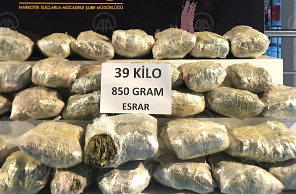 Dondurulmuş şırdanların içinden 39 kilo 850 gram esrar çıktı