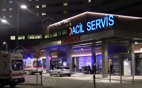 Adana'da bıçaklı saldırıya uğrayan kişi yaralandı
