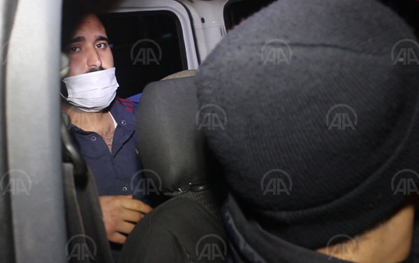 Adana'da bıçaklı saldırıya uğrayan kişi yaralandı