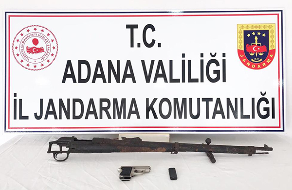 Silah ve mühimmat bulunduran iki kişi yakalandı