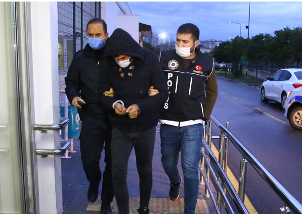 Adana'da uyuşturucu operasyonu: 25 gözaltı kararı