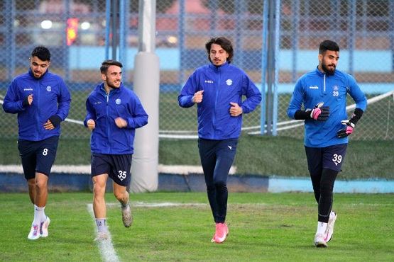 Timsah’ı gözüne kestirdi