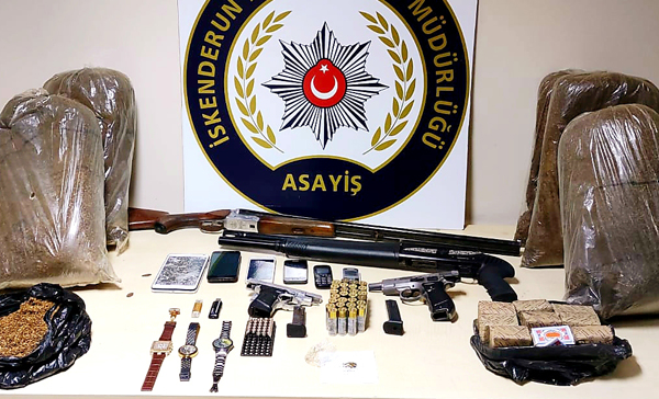 Operasyonda 2 hırsızlık şüphelisi yakalandı