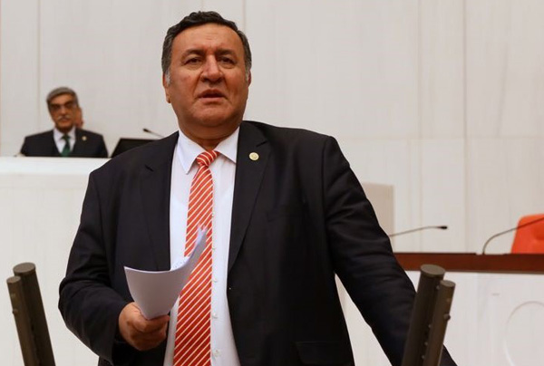Gürer, Sağlıkçılar branşlarında atama bekliyor
