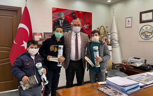 HAYVAN SEVER ÇOCUKLARA ÇAY'DAN ÖDÜL