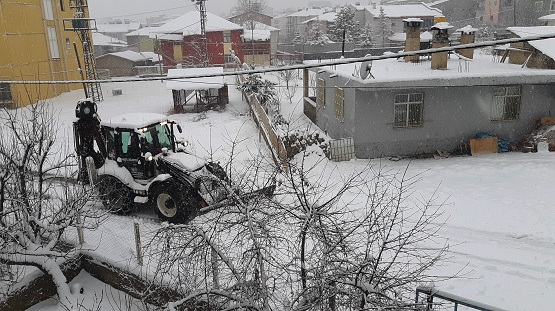 Tufanbeyli'de 19 mahalle ile ulaşım sağlanamıyor