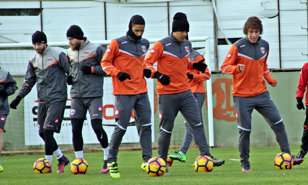 Kaplan maç saatini bekliyor
