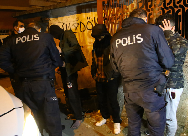 POLİSTEN KAÇAMADILAR