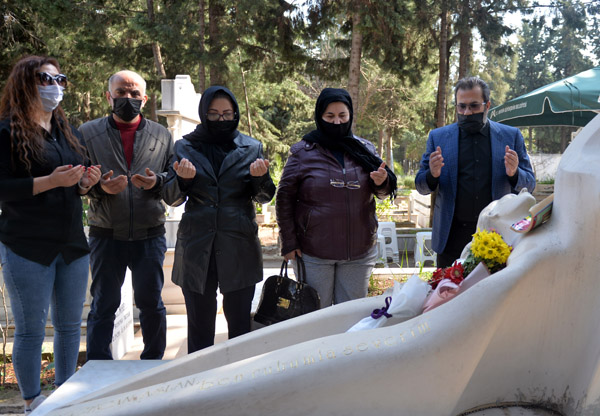 Özgecan Aslan ölümünün 6. yılında mezarı başında anıldı