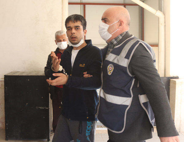 Hırsızlıklar, güvenlik kamerasınca kaydedildi