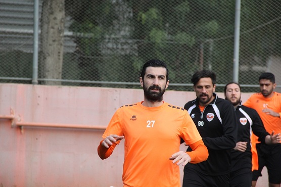 Kaplan derbiye bileniyor