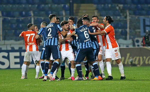 Derbi bitti, tartışması bitmedi