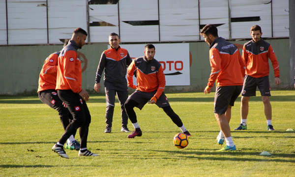 Medipol Başakşehir mesaisi başladı