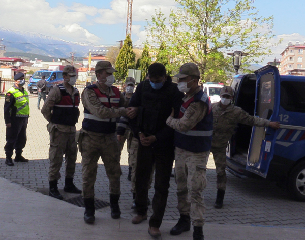 Katil zanlısı kaçamadı