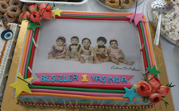 Hataylı beşizlerin ilk yaş günleri kutlandı