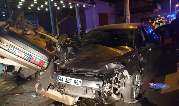 Trafik kazasında baba ve oğlu hayatını kaybetti