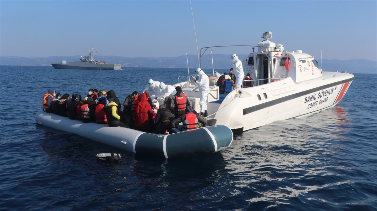 Bir günde 231 göçmen kurtarıldı