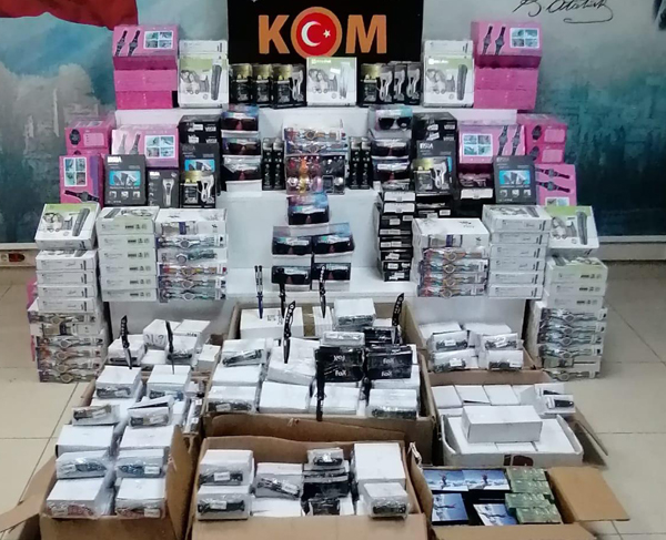 Operasyonunda kaçak mallar ele geçirildi