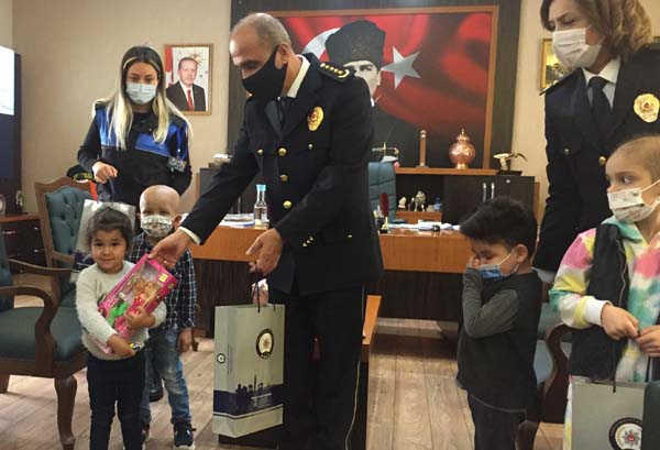 Lösemili çocuklar Türk Polis haftasını kutladı