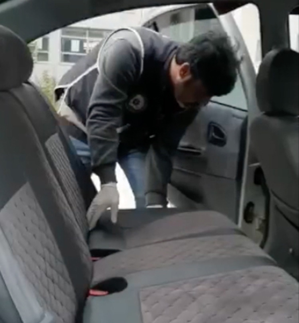 Otomobilde 52 kilogram esrar hap ele geçirildi