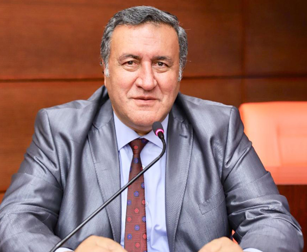 Gürer: Bakanlık vekalete teslim!