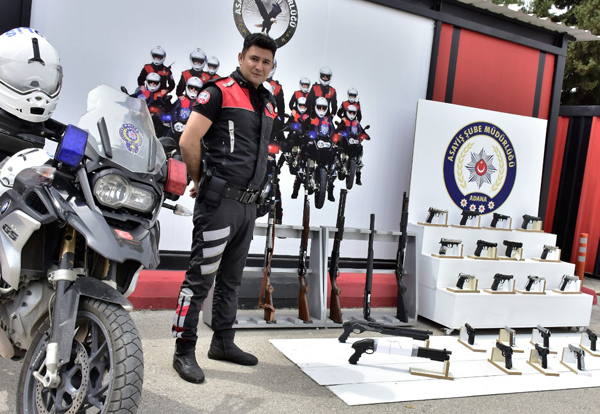 Polis denetimlerinde ruhsatsız 39 silah ele geçirildi