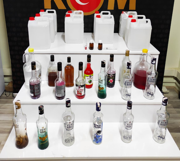 Mersin’de kaçakçılık operasyonunda 2 şüpheli yakalandı