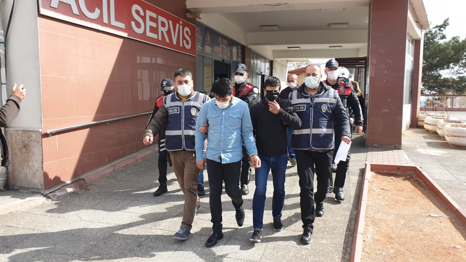 Aranan 71 zanlı yakalandı, 43'ü tutuklandı