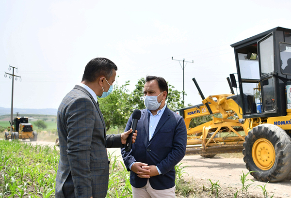 Sarıçam’da tarla yolları yenilendi