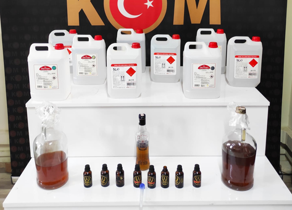 Sahte içki operasyonunda 3 şüpheli yakalandı