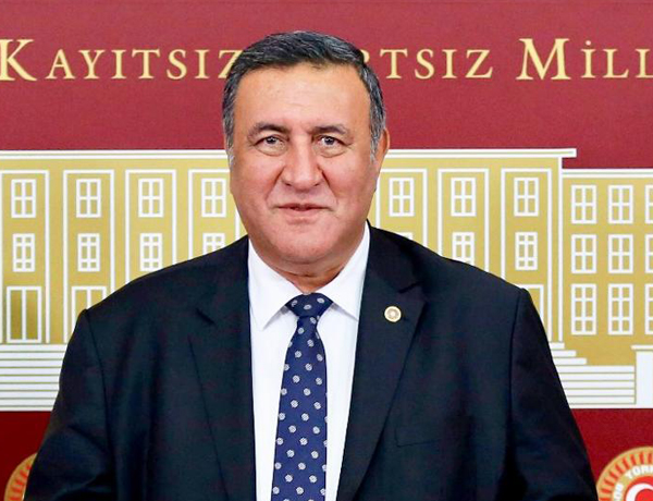 Gürer: “Bayramda bari yüzler gülsün”