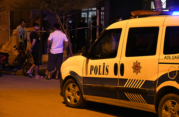 Oğlu tarafından vurularak öldürüldü