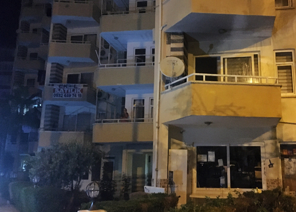 Eşiyle tartıştıktan sonra evini ateşe verdi