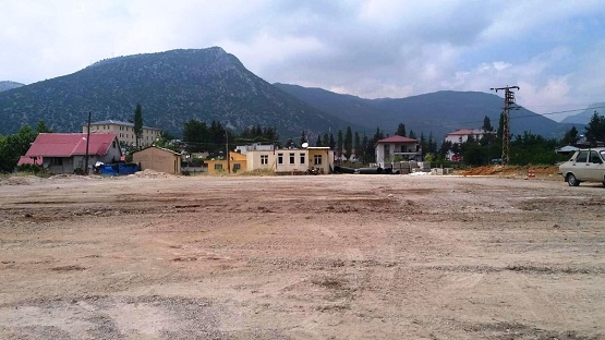 Paşalı’ya halı saha ve düğün salonu