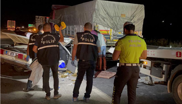 Otomobilin çarpması sonucu 1 kişi öldü, 3 kişi yaralandı