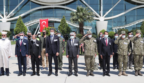 Hatay'da 3 şehit cenazesi törenle uğurlandı