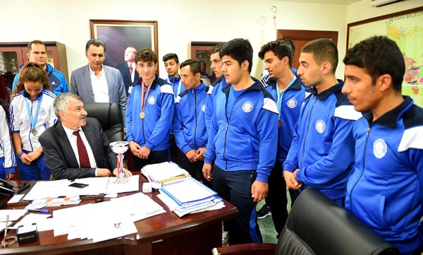 Seyhan Belediyespor atletleri Adana'yı temsil edecek