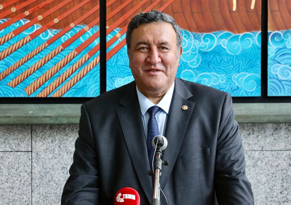 Taşeronda kalanlar kadroya alınmalıdır