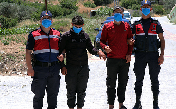 Göçmen kaçakçılığı iddiasıyla 2 kişi tutuklandı