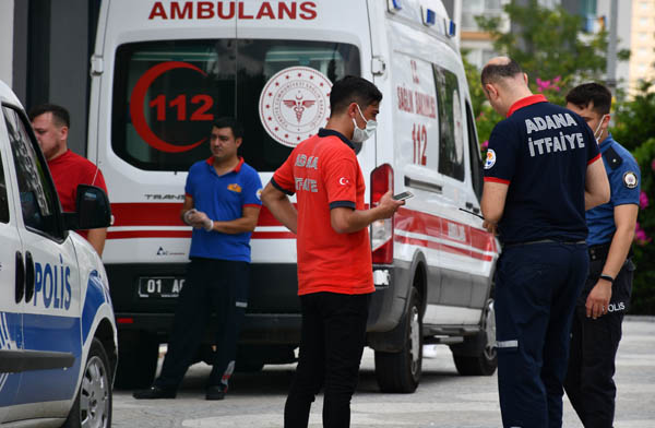 Asansör boşluğuna düşen işçi hayatını kaybetti