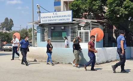 EVDEN HIRSIZLIK YAPAN ZANLILAR TUTUKLANDI