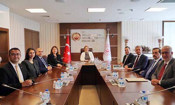 ALA mezunları Bakan Yanık’ı ziyaret etti