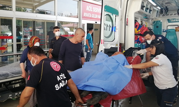 Ailelerin bıçaklı kavgası: 5 yaralı