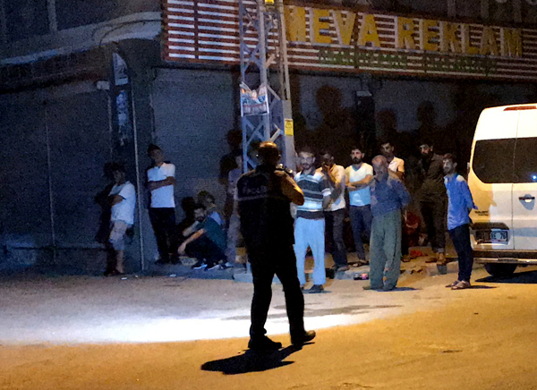 Adana'da bir kişi silahla vurularak yaralandı